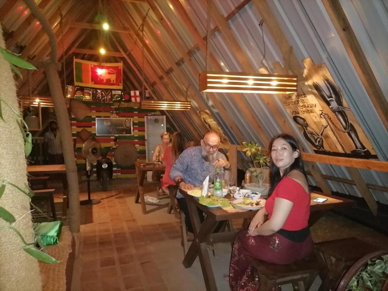 Dinna Nature Hostel 시기리야 외부 사진