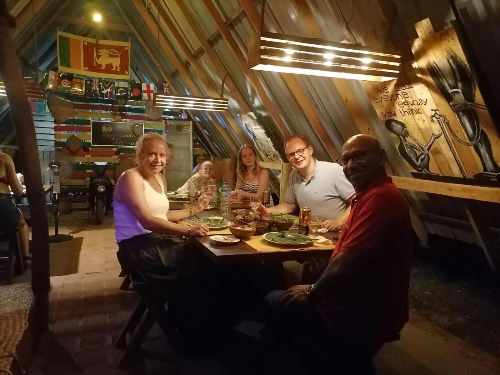Dinna Nature Hostel 시기리야 외부 사진