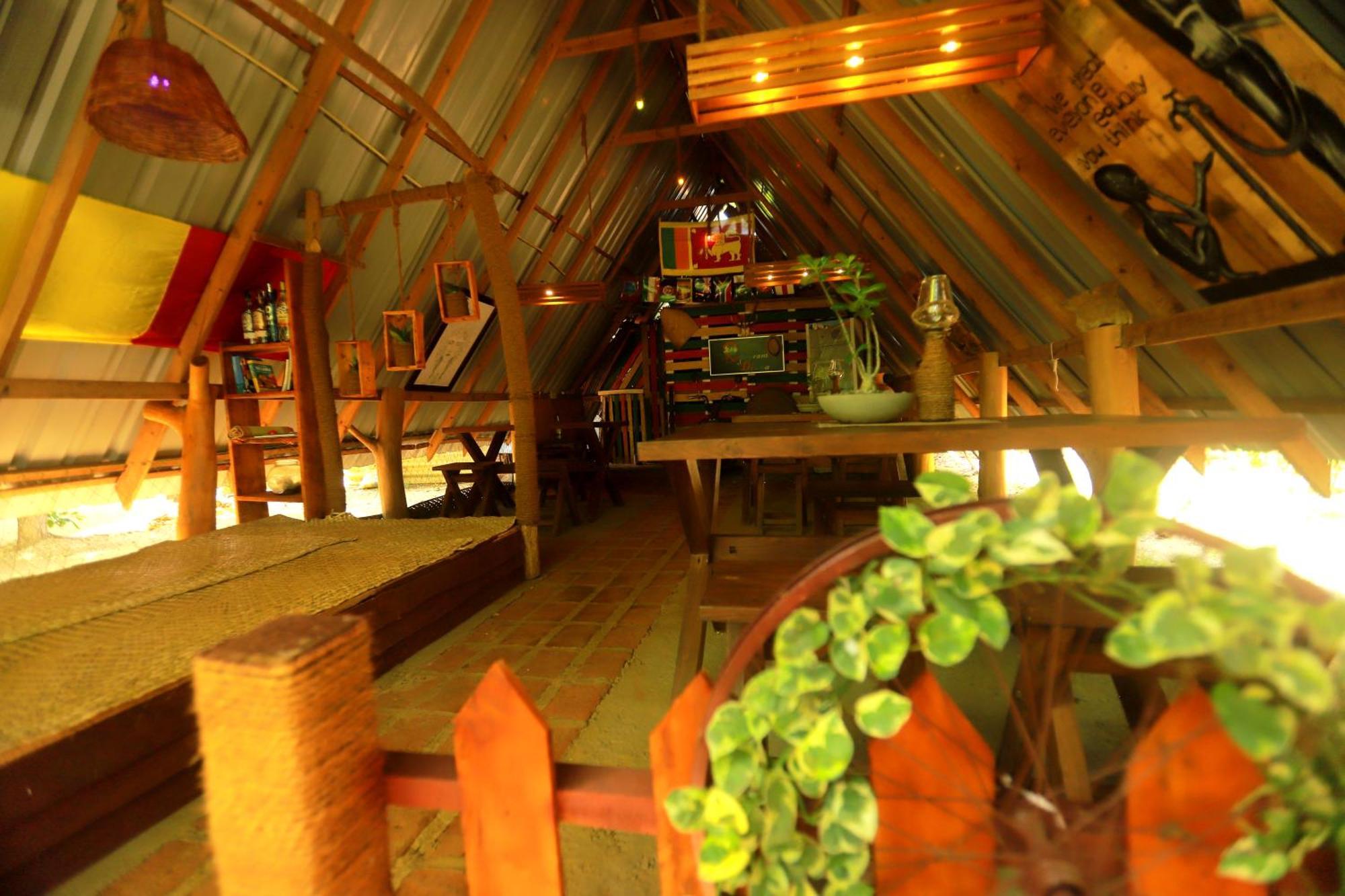 Dinna Nature Hostel 시기리야 외부 사진
