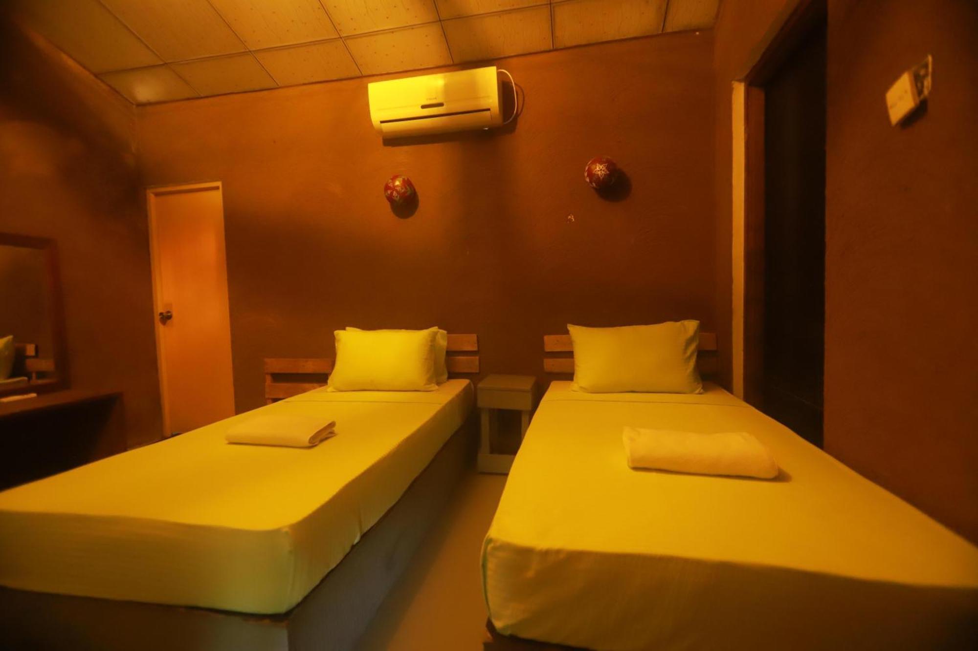 Dinna Nature Hostel 시기리야 외부 사진
